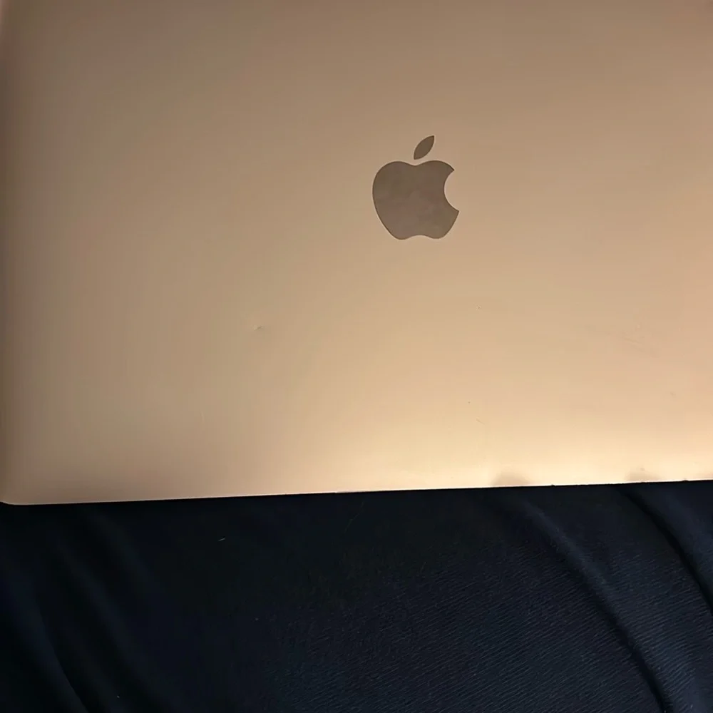 Apple MacBook Air - Gold